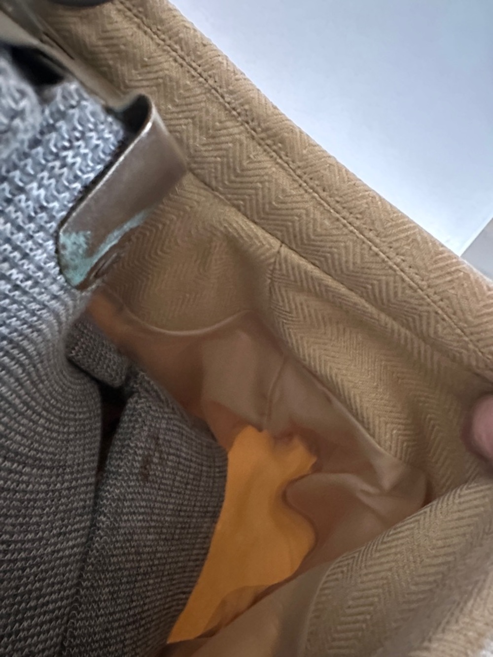 Le Suit Double-Breasted Suit Set in Light Beige - Picture 5 of 13